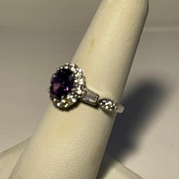 Amethyst and CZ Fashion Ring SZ 6.5 - Picture 2 of 2